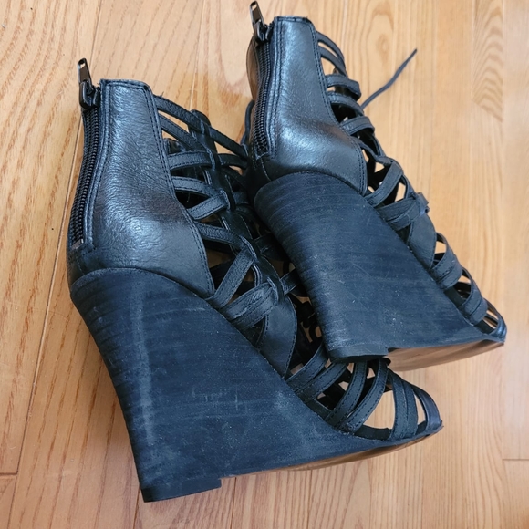 Nine West lace up black wedges - Picture 2 of 8
